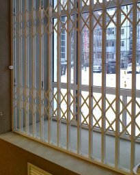 Раздвижные решетки на окна и двери