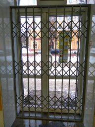 Раздвижные решетки на окна и двери 0